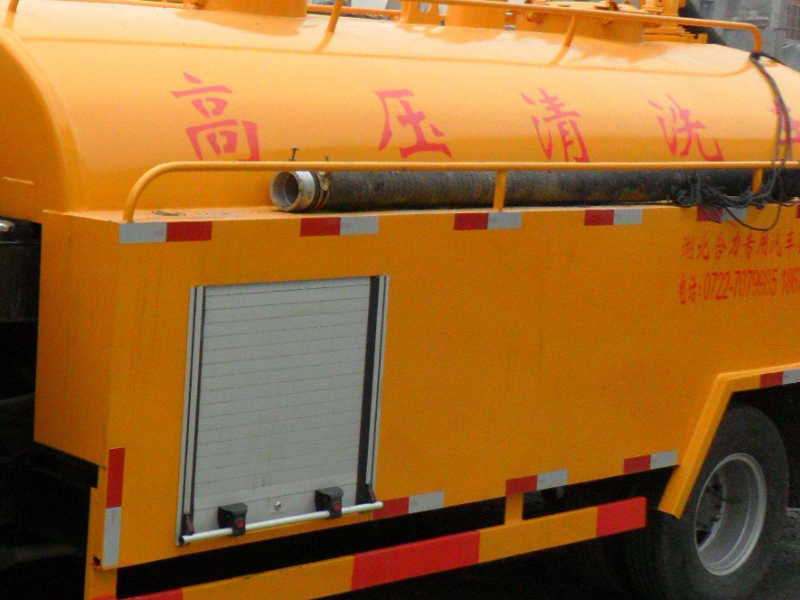 苏州高新区浒关镇工业园浒杨路化粪池抽粪_清理污泥池 半小时到