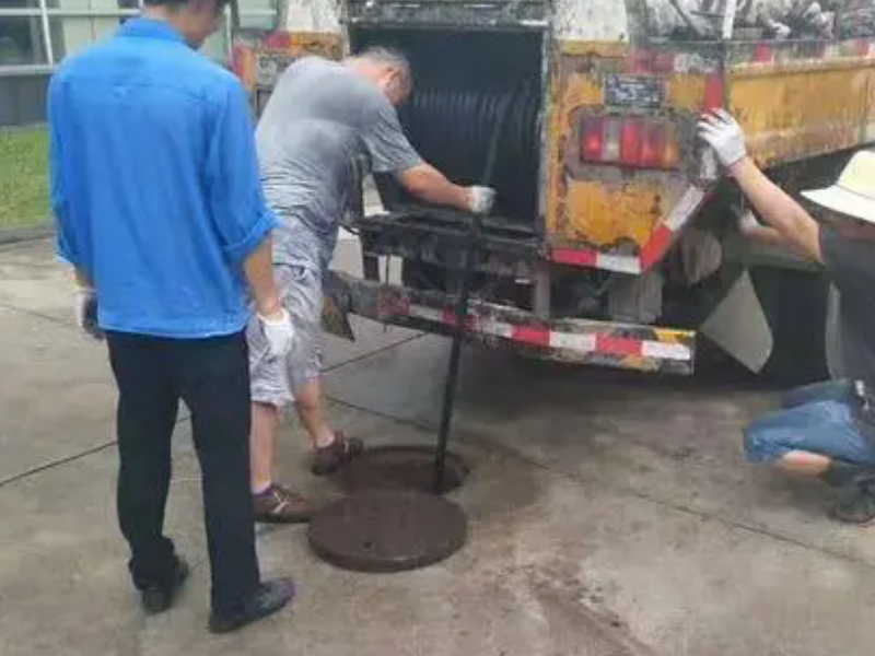 高新疏通管道 华龙路附近疏通马桶公司电话